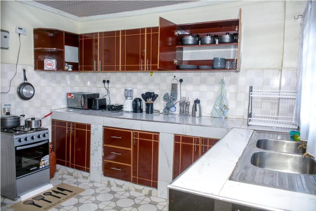 Shanvin Homes-2 Bedroom Ensuite Close To Rupa Mall, Mediheal, St Lukes And Tophill Hospitals *